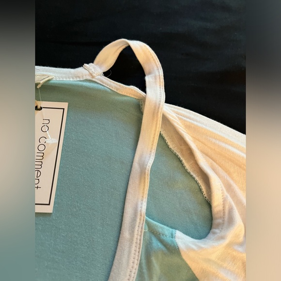 Women’s No Comment Plus Tiffany blue and white cut out shoulder top in 3x NWT - Picture 5 of 10